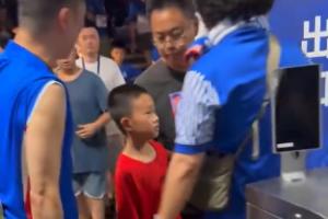 中国足球vs上海海港直播_中国足球vs上海海港比赛回放_中国足球vs上海海港精彩集锦回放