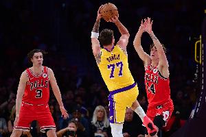 东契奇vs公牛直播_东契奇vs公牛比赛回放_东契奇vs公牛精彩集锦回放